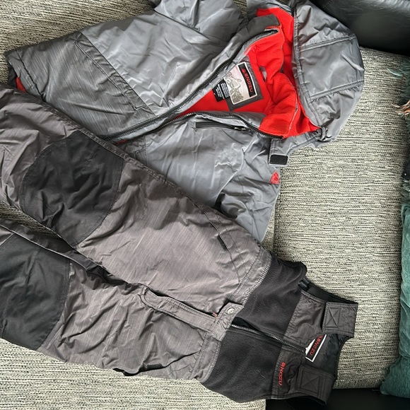 BOYS SNOW SUIT - Picture 5 of 5